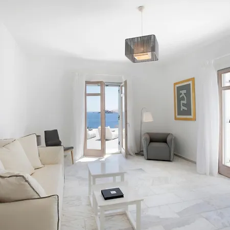 Willa Casadei Pool 4-bdr Sea View 'anemos' & 'petra' With Nighttime Security Guard *