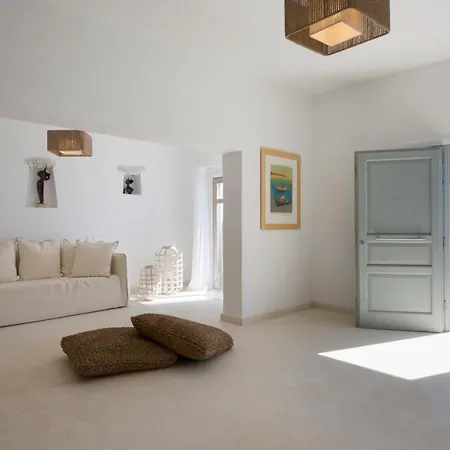 Villa Casadei Pool 4-bdr Sea View 'anemos' & 'petra' With Nighttime Security Guard *