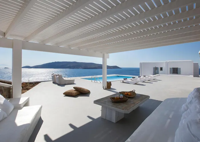 Casadei Pool 4-bdr Sea View 'anemos' & 'petra' With Nighttime Security Guard וילה