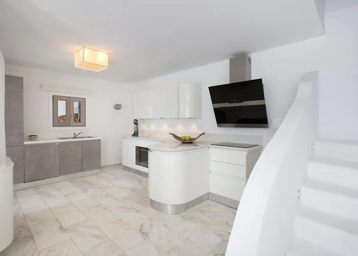 Casadei Pool 4-bdr Sea View 'anemos' & 'petra' With Nighttime Security Guard וילה *