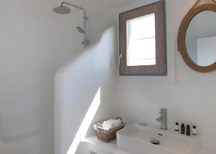 Casadei Pool 4-bdr Sea View 'anemos' & 'petra' With Nighttime Security Guard Вилла *